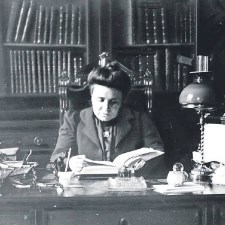 Dolors Aleu in her office