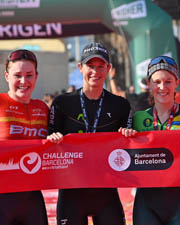 podium del Challenge Barcelona Triathlon