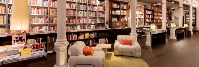 Interior bookshop Finestres d'Art i Còmic